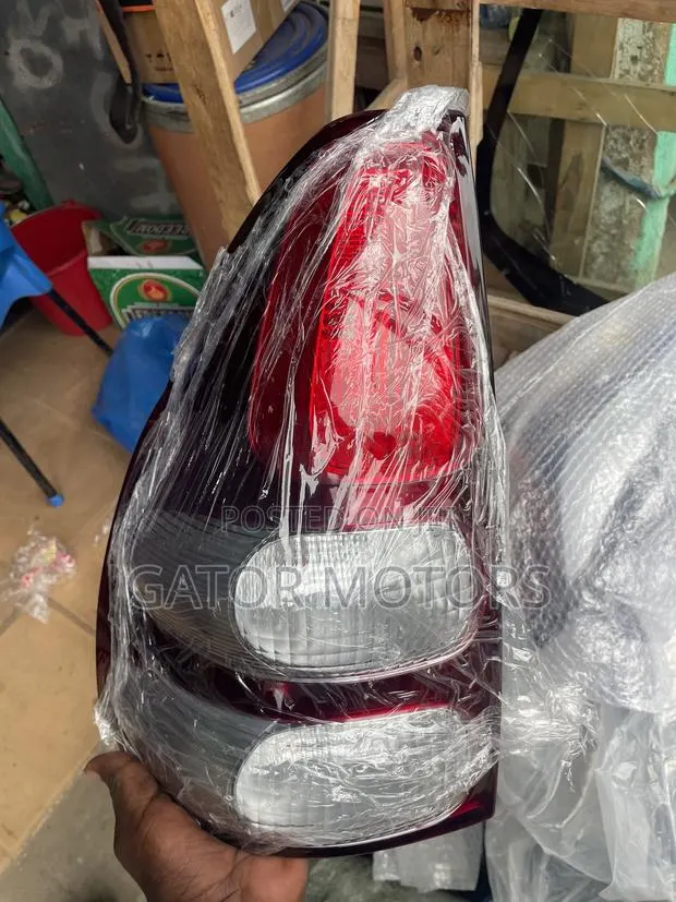 Landcruiser Prado 2003 2004 2005 2006 2007 2008 2009 Tail Light (Pair) · Photo 1