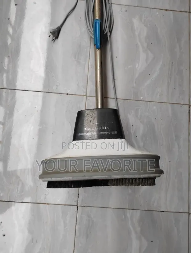 Carpet and Floor Cleaner · Photo 1