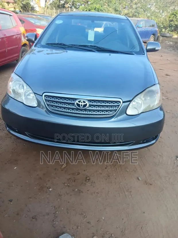 Toyota Corolla 2004 Gray · Photo 1