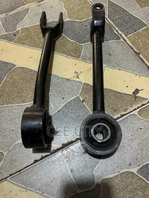 Mitsubishi Outlander 2022-2025 Back Lower Arm · Photo 1