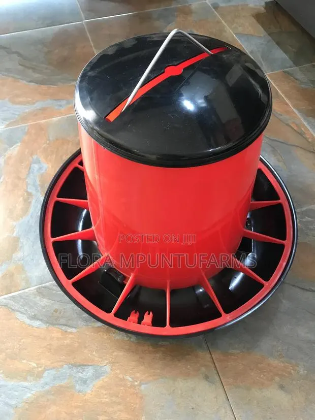 12kg Poultry Feeder · Photo 1