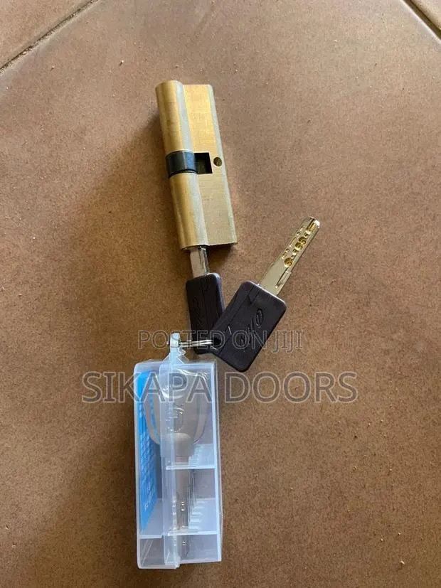 Door Cylinder or Keys Available · Photo 1