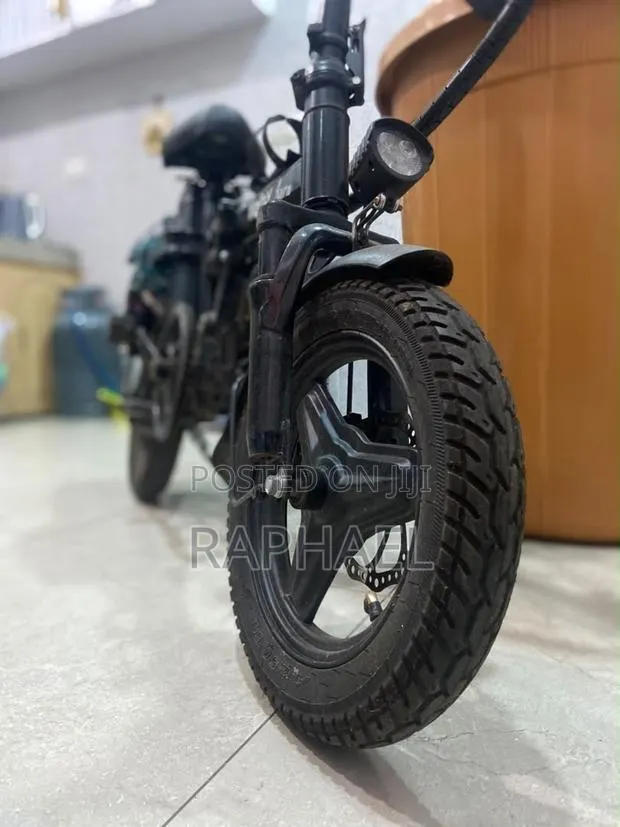 Motorcycle 2025 Black · Photo 1