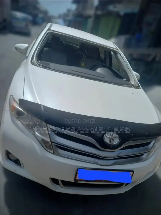 Toyota Venza Windscreen Available · Photo 1