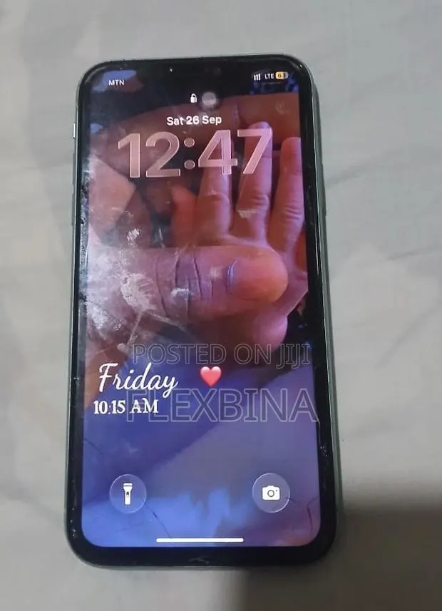 Apple iPhone 11 64 GB · Photo 1