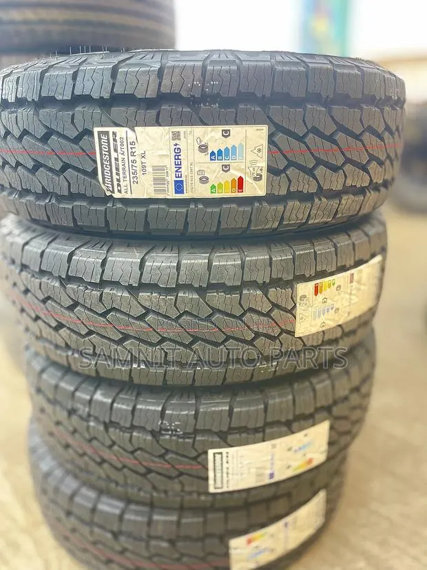 Bridgestone 235/75r15 · Photo 1