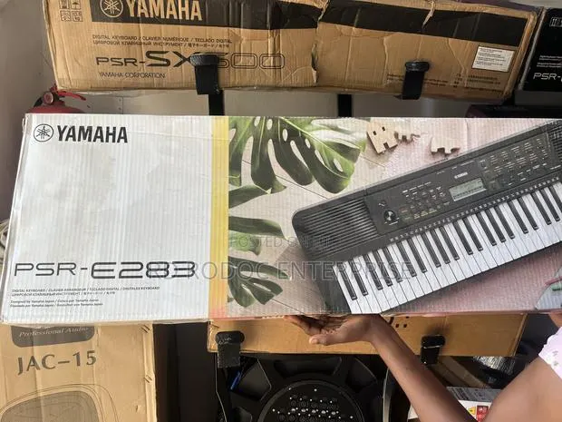 Keyboard Psr E283 · Photo 1
