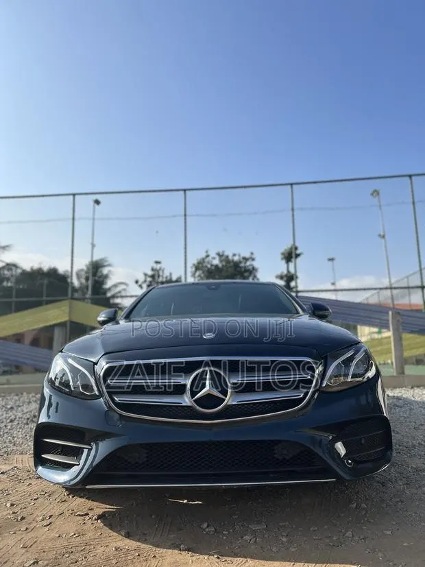 Mercedes-Benz E300 4Matic AWD Sedan (2.0L 4cyl 9A) 2017 Black · Photo 1
