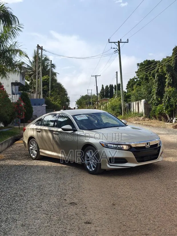 Honda Accord LX 2018 Gold · Photo 1