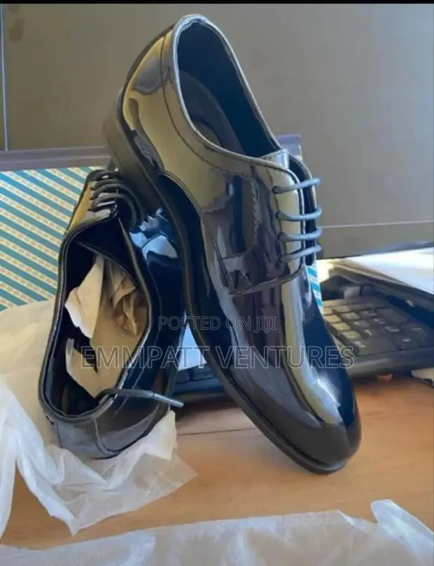 Quality Mirror Shoes Unisex · Photo 1