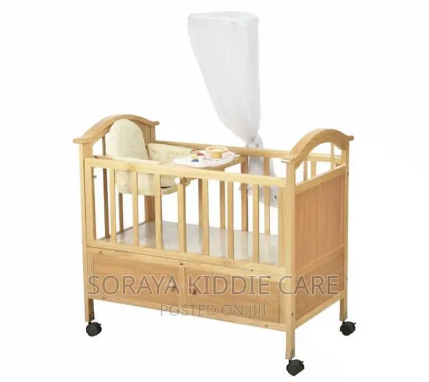Wooden Baby Cot · Photo 1