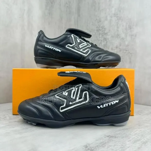 Louis Vuitton LV Footprint Soccer · Photo 1
