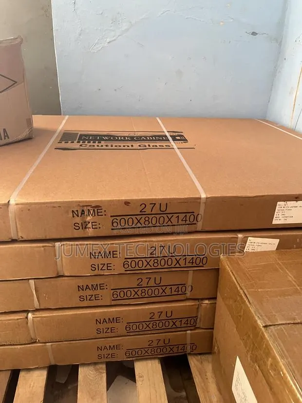 27U Network Cabinet 600x800 With Fan and Extensionboard · Photo 1