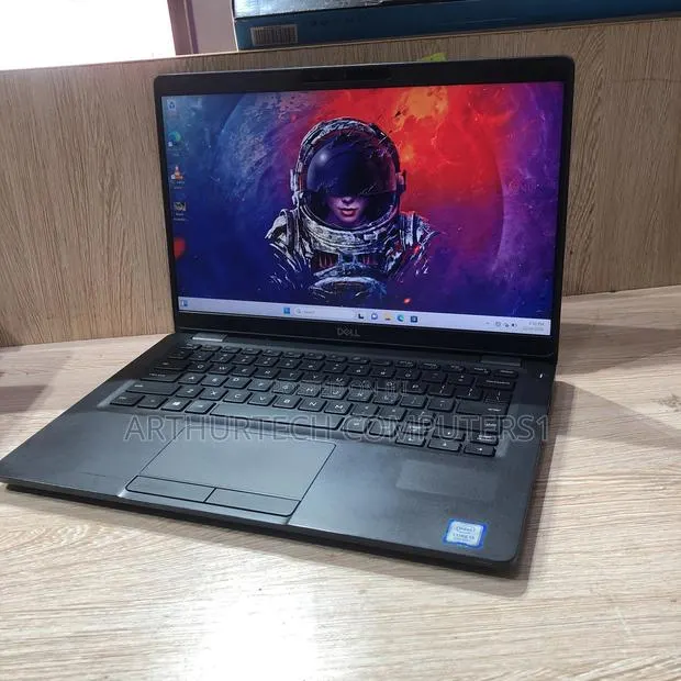 Laptop Dell Latitude 5300 8GB Intel Core i5 SSD 256GB · Photo 1