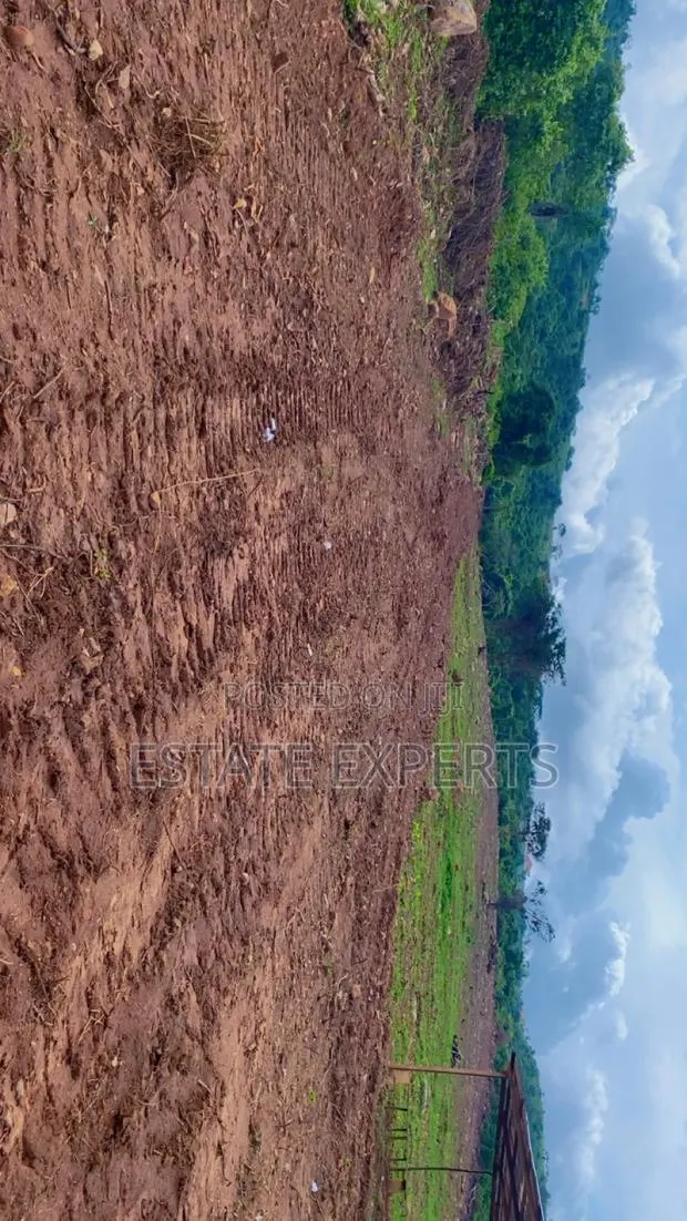 A Registered Land in Aburi Jamaicaso · Photo 1