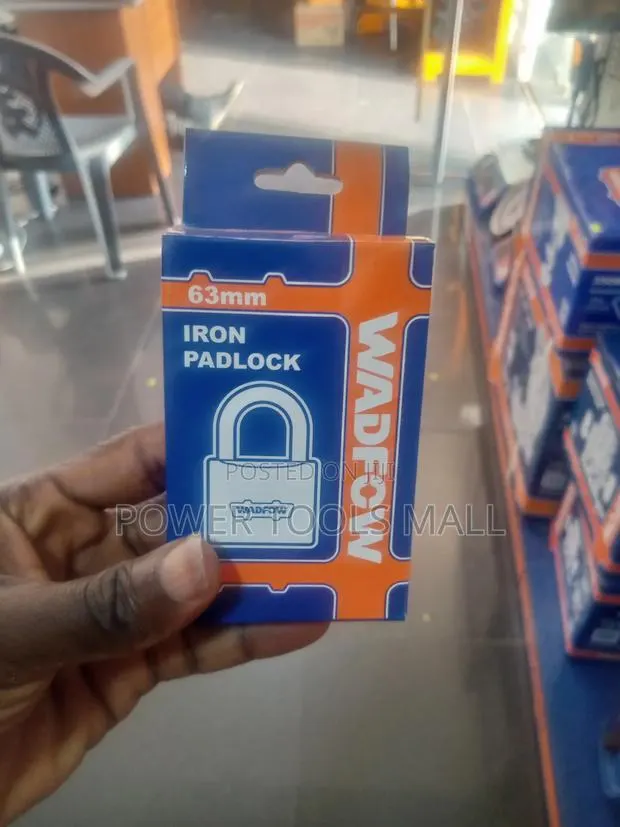 Iron Padlock Wadfow · Photo 1