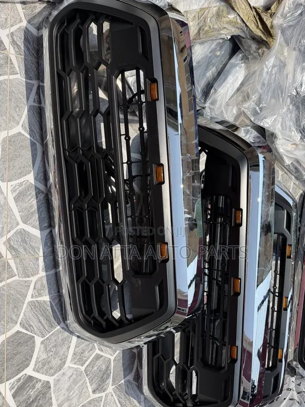 Toyota Tacoma 2016–2022 Front Grille – Available. Autoparts Brampton · Photo 1