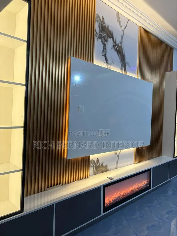 Modern Customized TV Unit + Fireplace · Photo 1
