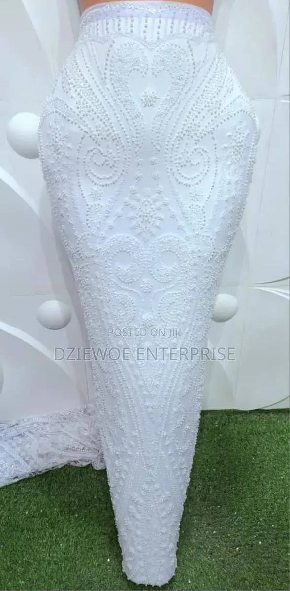 Quality Beaded Lace Fabric · Photo 1