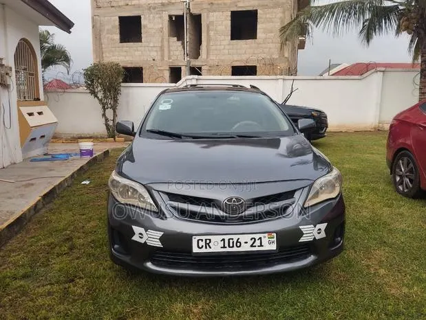 Toyota Corolla 2012 Gray · Photo 1