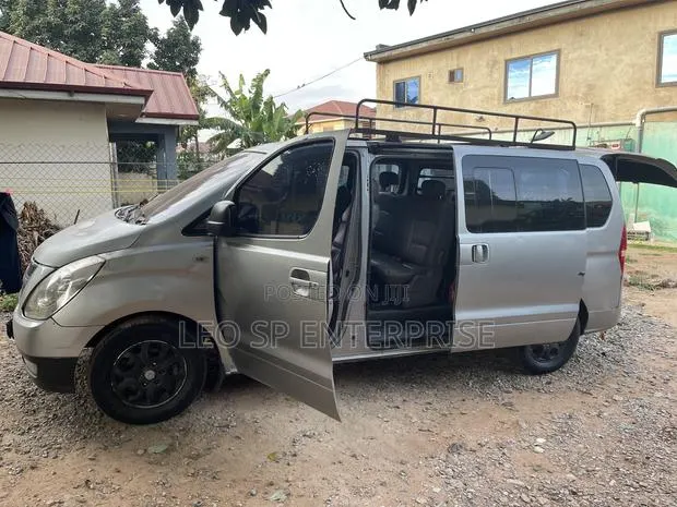Hyundai Grand Starex · Photo 1