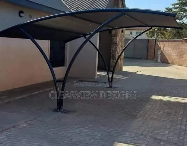 Strong Weather Resistance Carport · Photo 1