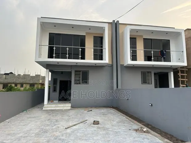 3bdrm Duplex in East Legon Hills for sale · Photo 1