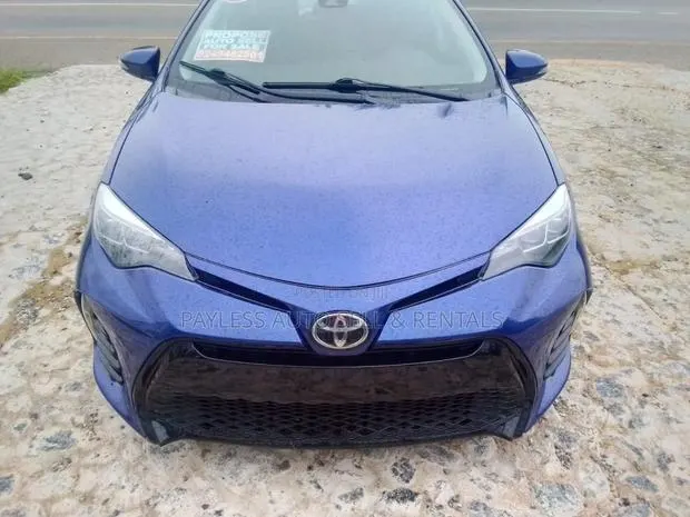 Toyota Corolla SE Special Edition 4dr Sedan (1.8L 4cyl CVT) 2017 Blue · Photo 1