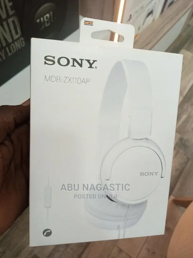 Sony MDR-ZX110AP Wired Gaming Headphone · Photo 1