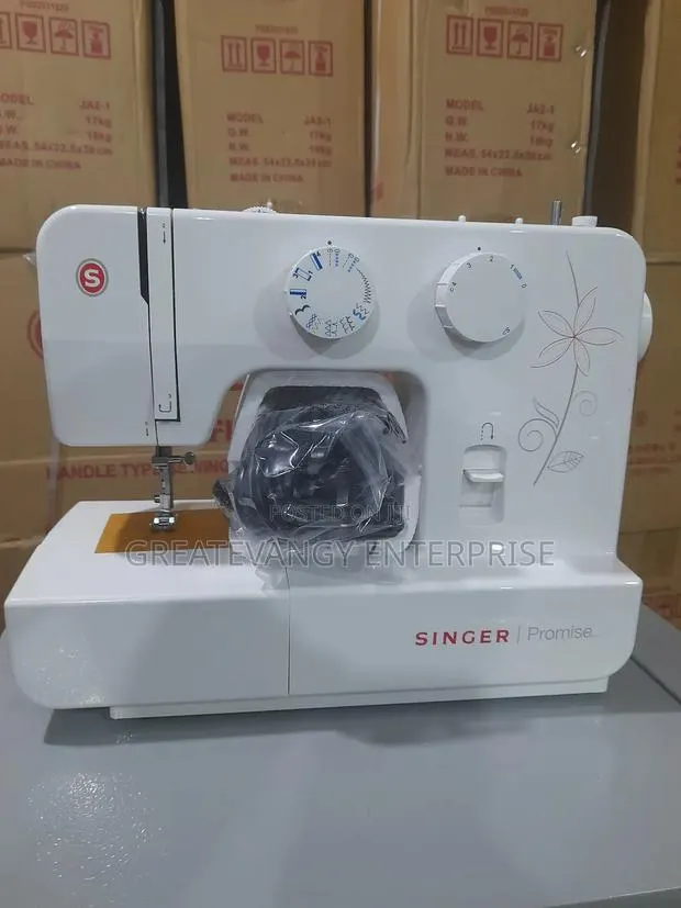 Brandnew Singer Sewing Machine · Photo 1