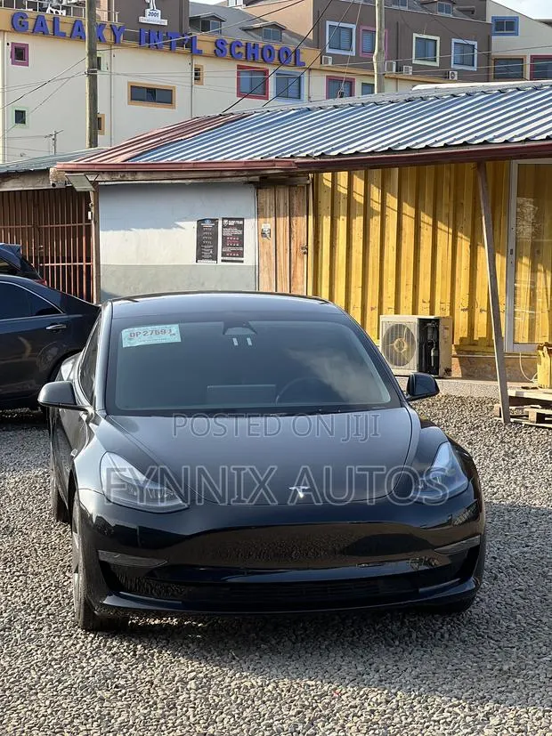 Tesla Model 3 Standard Range RWD 2023 Black · Photo 1
