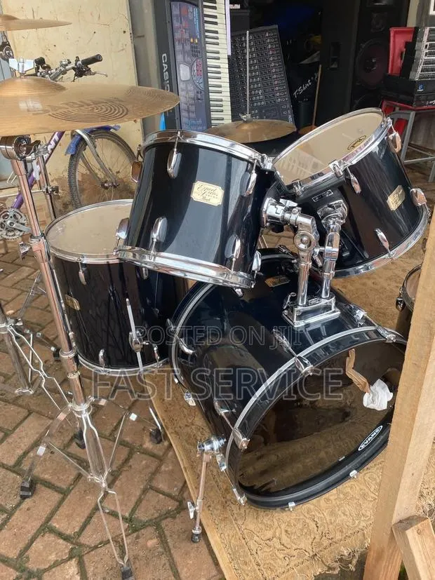 Original Peavey Drum Set · Photo 1