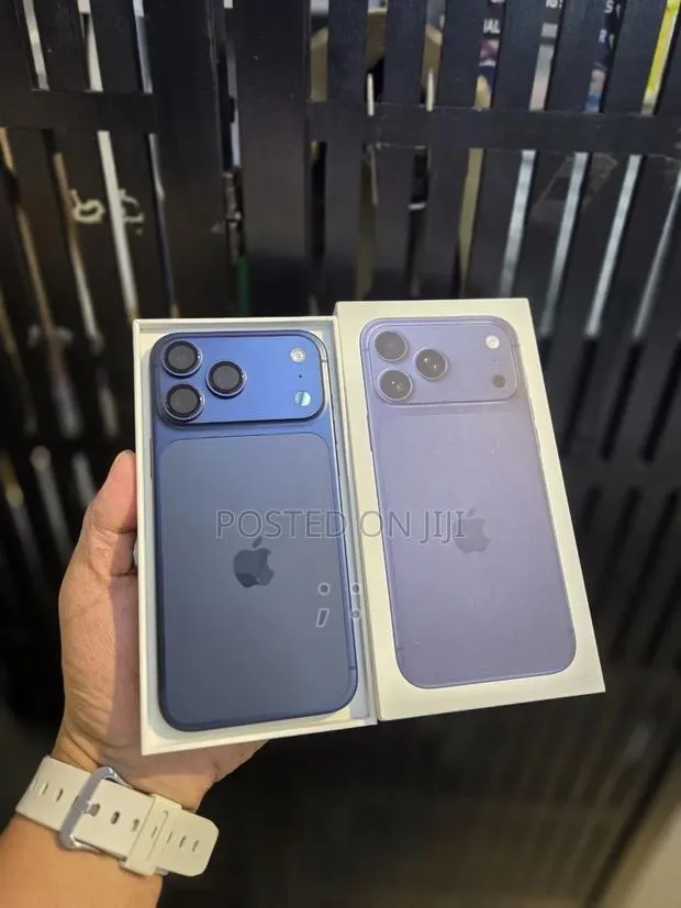 Apple iPhone 17 Pro Max 1 TB Blue · Photo 1