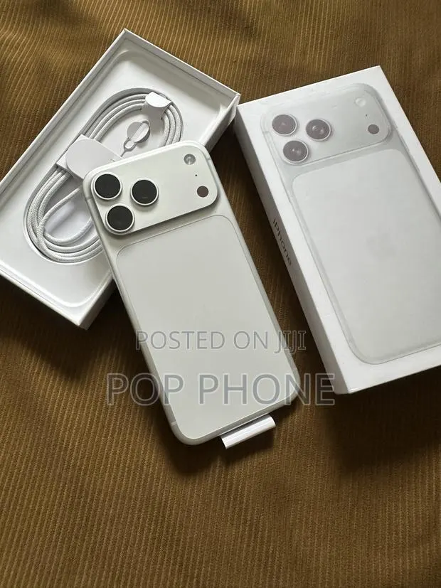 New Apple iPhone 17 Pro Max 512 GB Silver · Photo 1