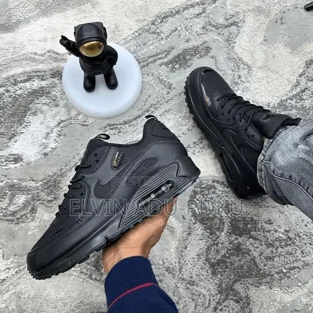 Nike Air Max 90 Sneakers In Different Colours, Swipe >>>> · Photo 1