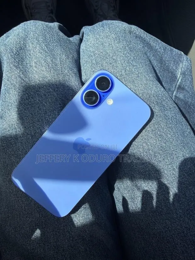 Apple iPhone 16 256 GB Blue · Photo 1