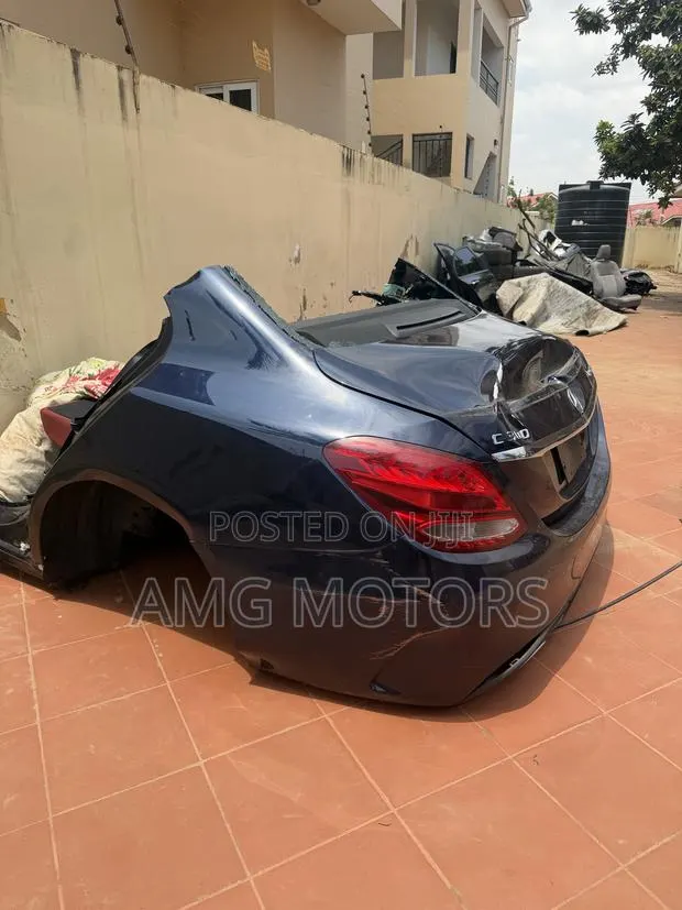 2015-2021 Mercedes C300 Back Cut · Photo 1