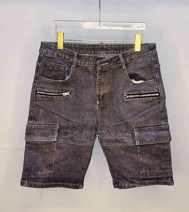 Strong Texture Short Jeans Available in Stock · Photo 1