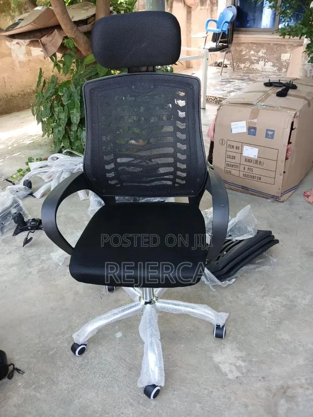 Adjustable Office Swivel Chair · Photo 1