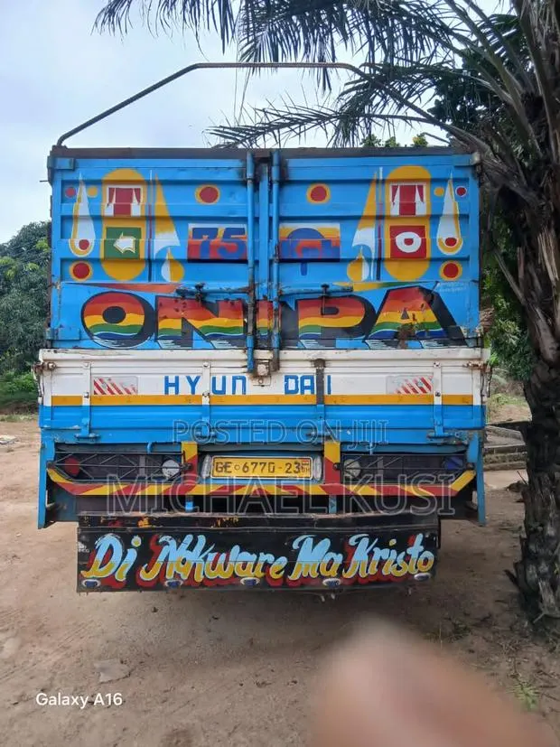 Selling of Rhino Truck · Photo 2