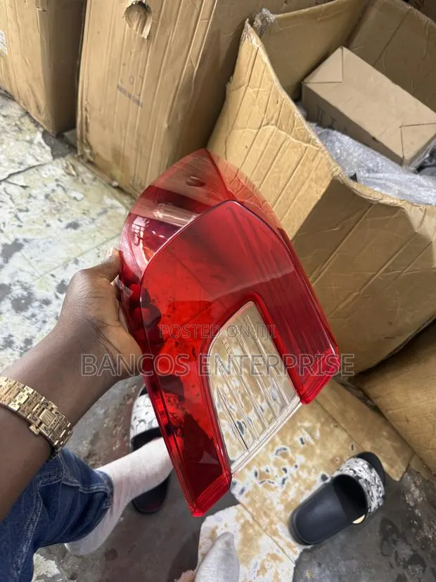 Honda Accord 2018 Tail Light Cover · Photo 1