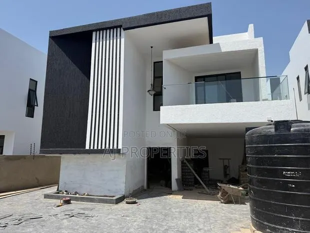 5bdrm House in East Legon for sale · Photo 1