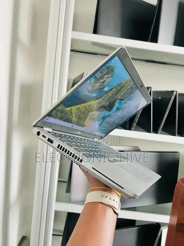 Laptop Dell Latitude 5411 16GB Intel Core I5 SSD 512GB · Photo 1