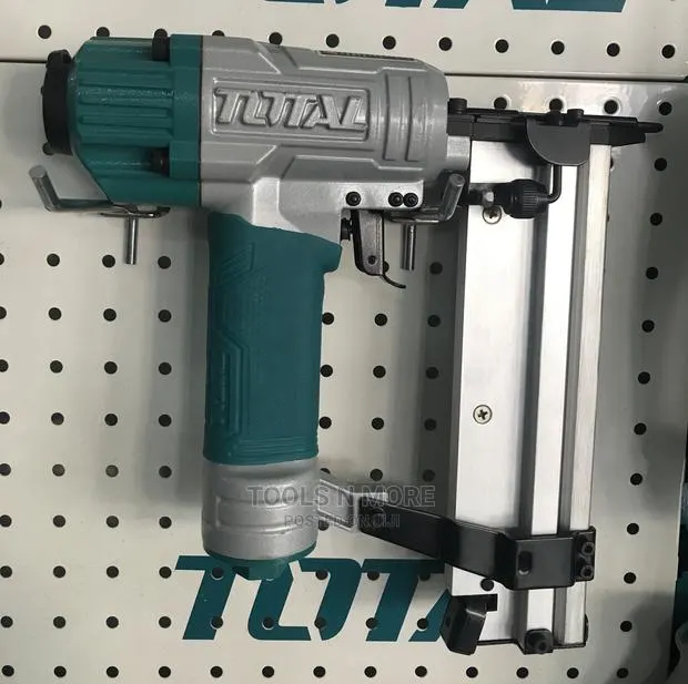 Total 2 in 1 Air Nailer · Photo 1