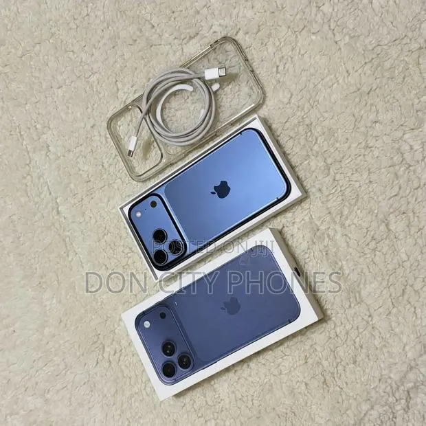 Apple iPhone 17 Pro Max 256 GB Blue · Photo 1