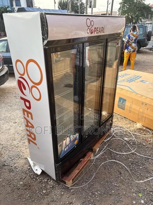 Pearl 950l Display Freezer Boost Product Visibility · Photo 1