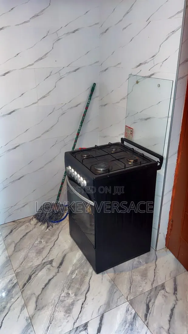 Luxury One Bed + Starlink Internet + Dstv+ Generator + Cleaning · Photo 1
