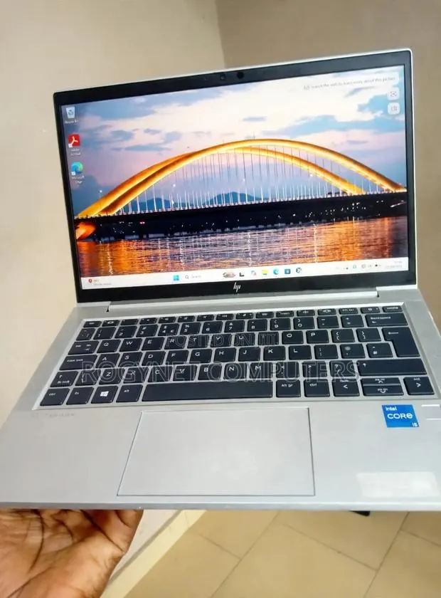 Laptop HP EliteBook 830 G8 8GB Intel Core i5 SSD 256GB · Photo 1