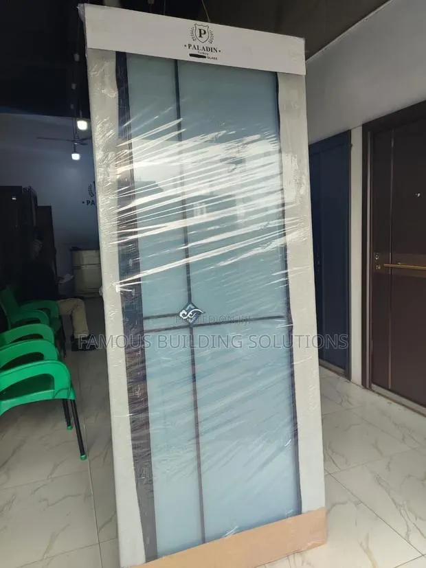 Bathroom Glass Door · Photo 1
