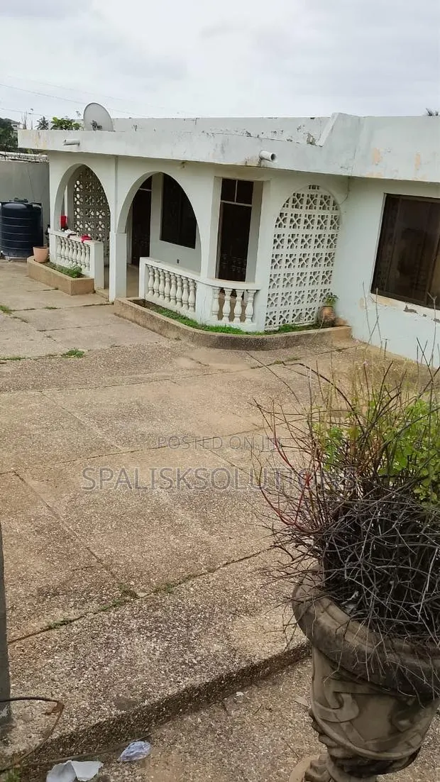 Furnished 4bdrm House in Mataheko Dansoman for sale · Photo 1